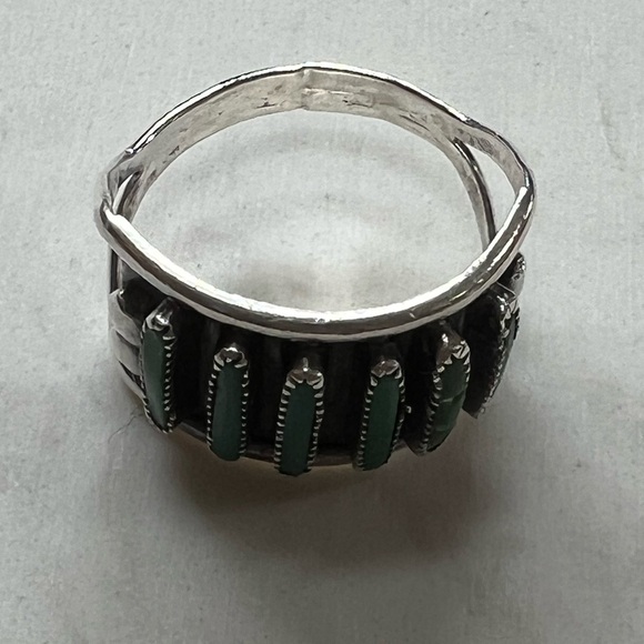 Old Pawn Native American Needlepoint Turquoise Ring - Picture 10 of 10